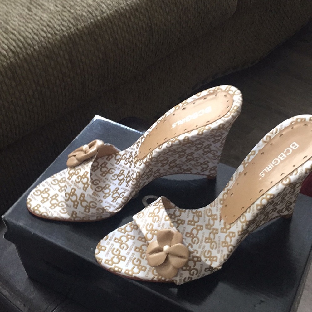 BCBG heels